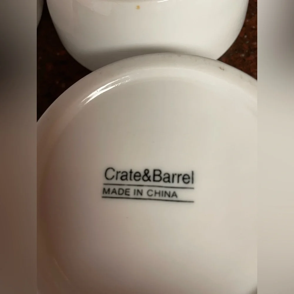 Crate&Barrel White Porcelain Mini Bowl Bundle of Four Bowls 4” X 1.5” Excellent